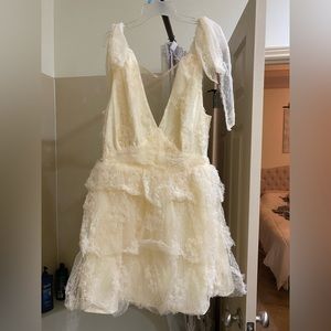 Bow Dress. Perfect for bride!